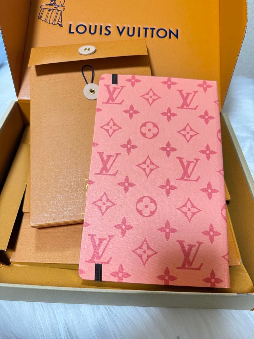 Louis Vuitton ピンク ノート