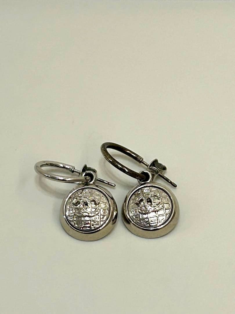 シャネル シルバーカラー　ピアス 両耳