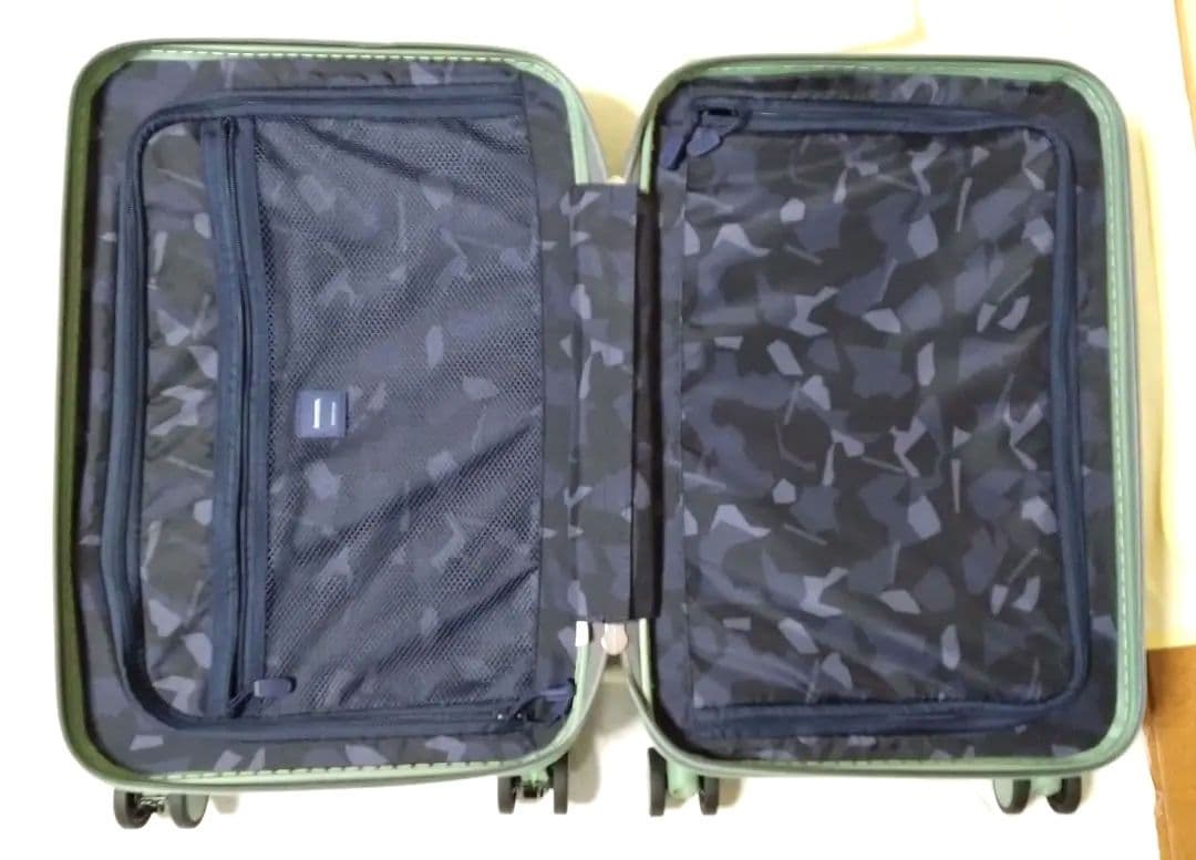 Innovator:グリーン ストライプデザイン キャリーケース　S38L