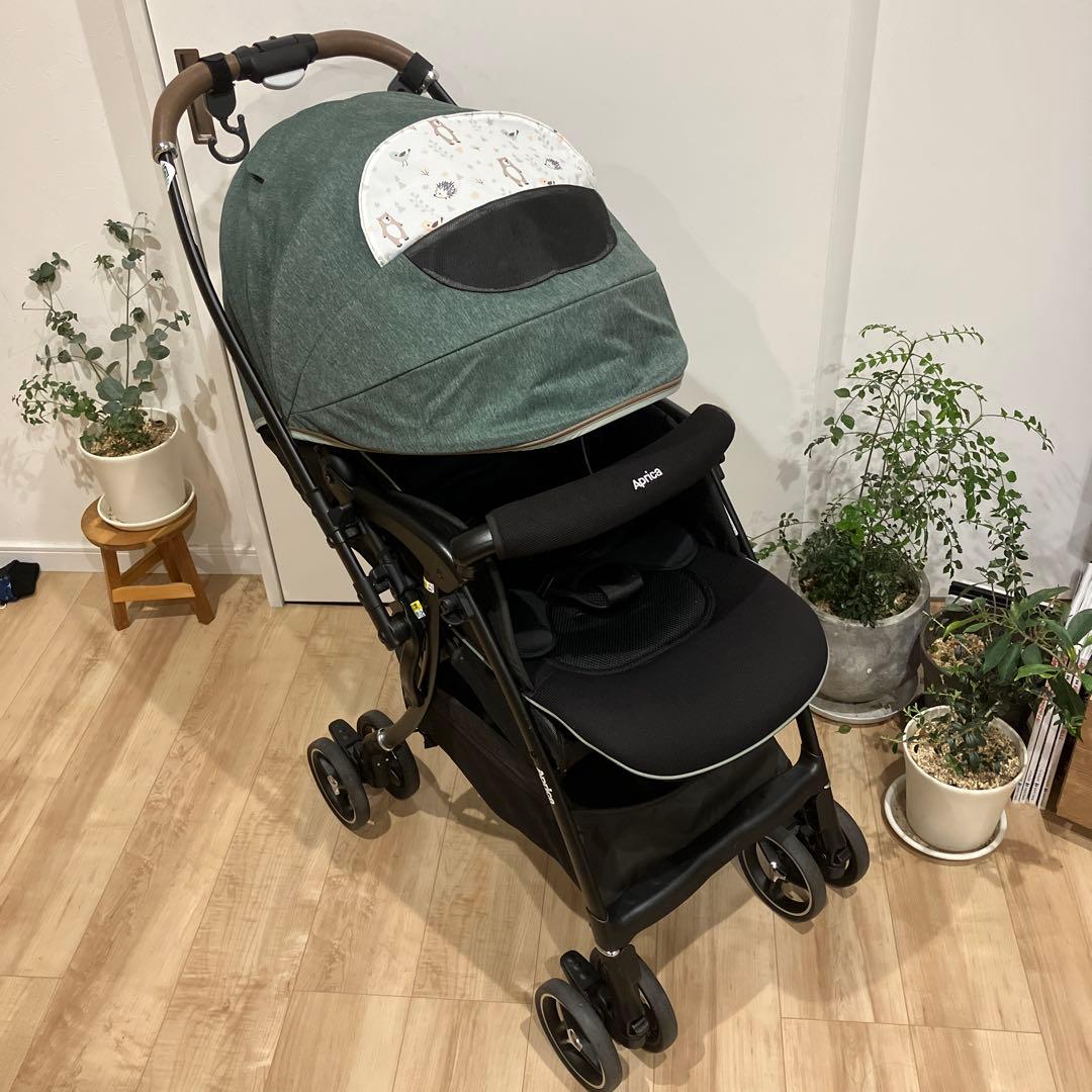 【美品】アップリカ ベビーカー ラクーナクッションAD 限定品 グリーン