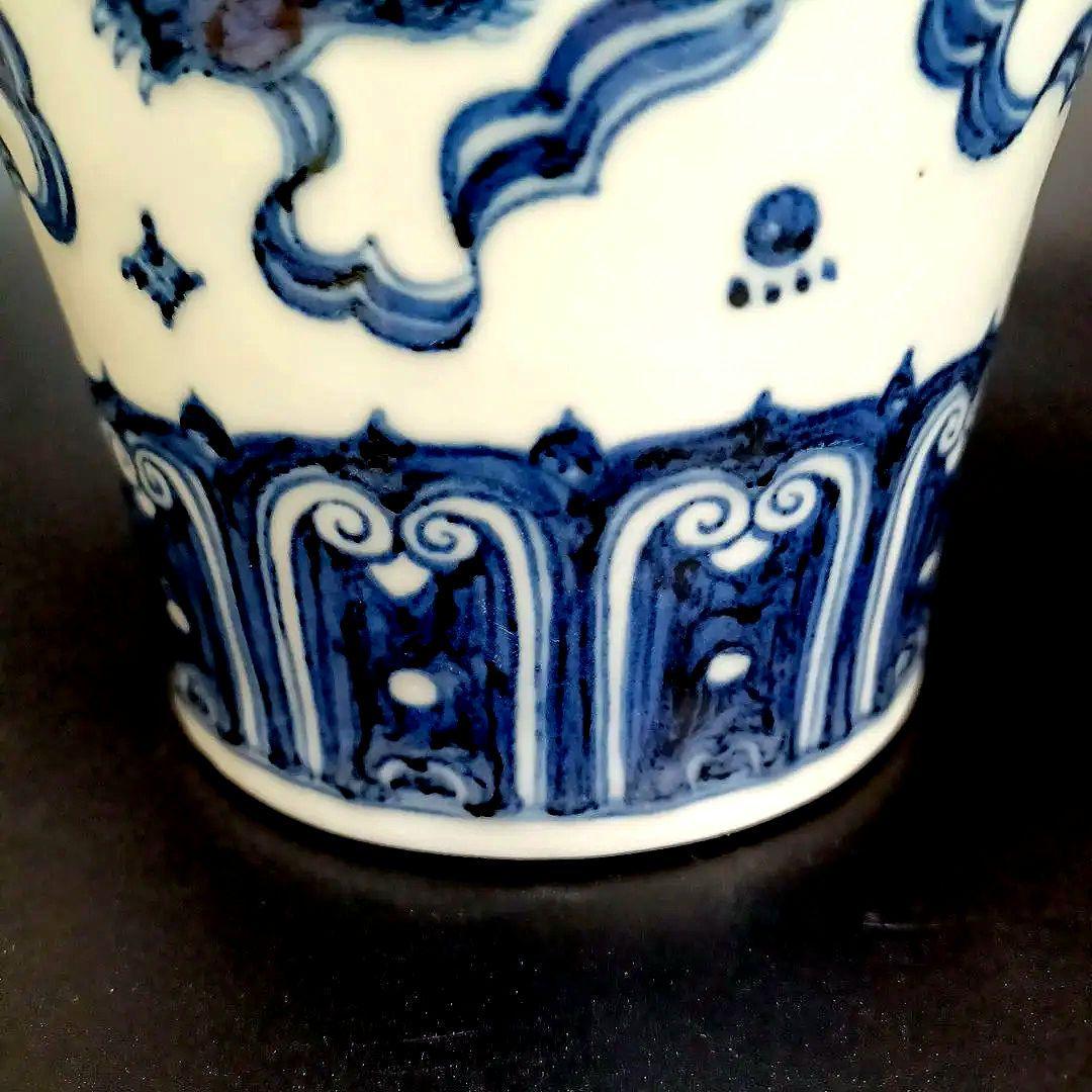 染付獅子文梅瓶