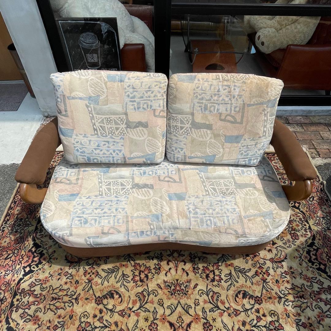 ラブソファ　ソファ2人用　総柄　おそらくチターノ