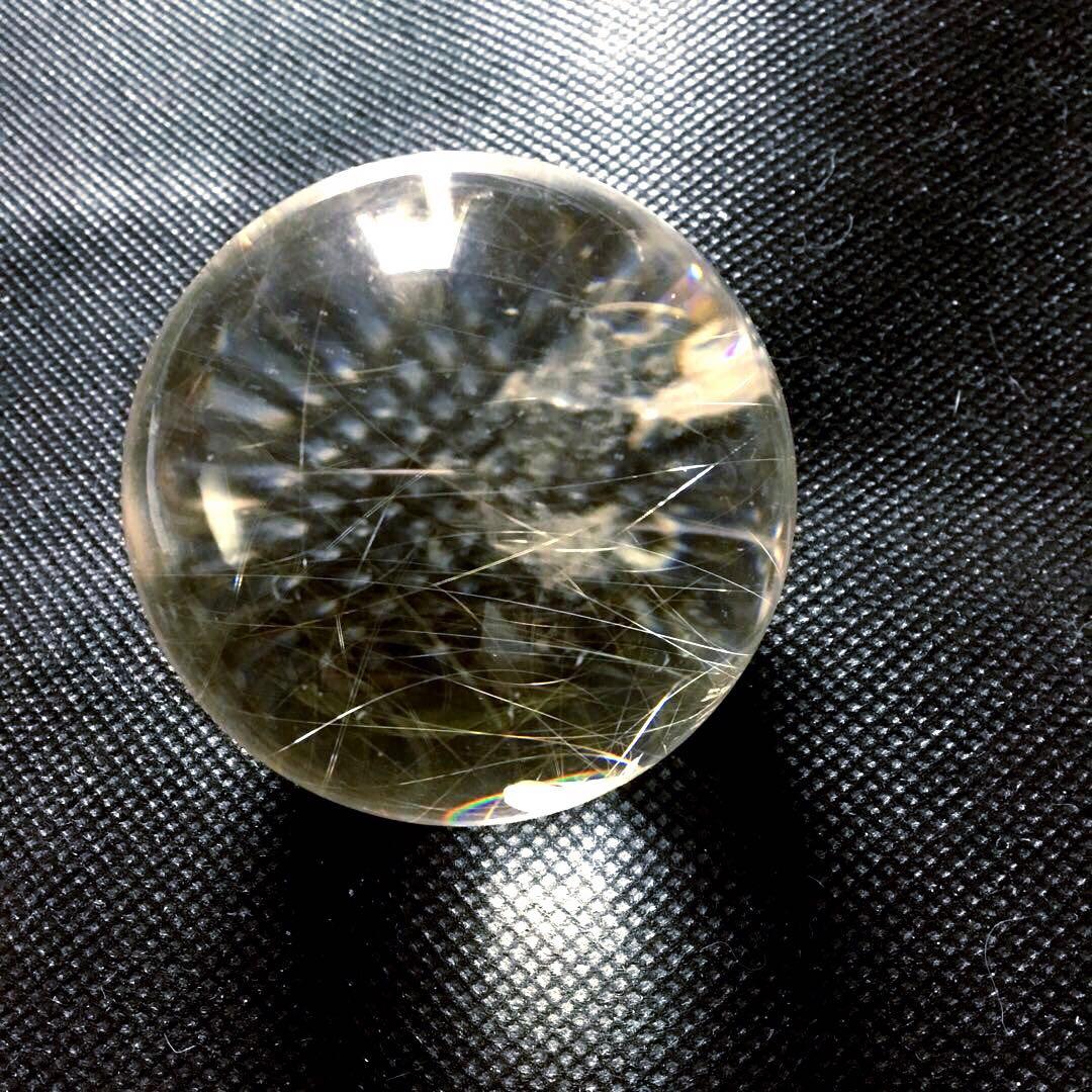 1点物　シルバールチルクォーツ水晶丸玉　ブラジル産天然石　置物　パワーストーン