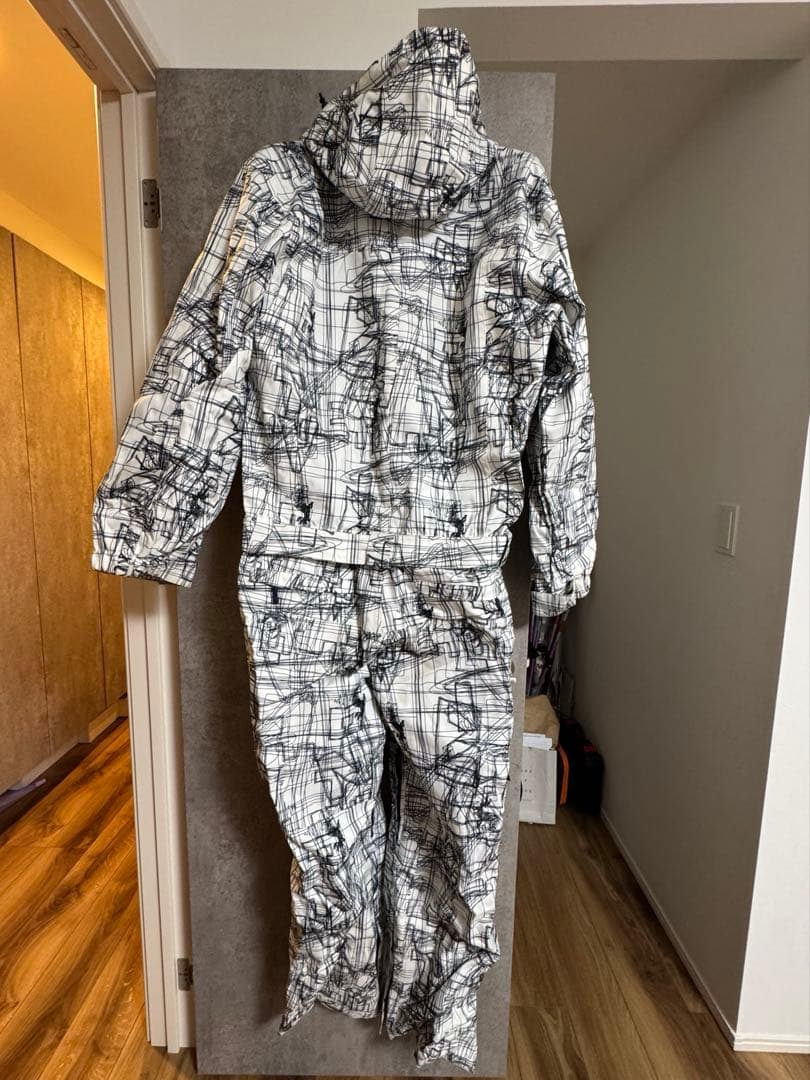 美品　大人男性用　スノーボードウェア、スキーウェア　つなぎ カッコいい