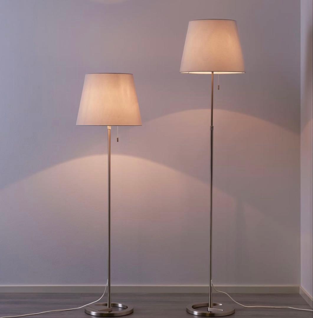 IKEAフロアランプNYFORSニーフォルス ニッケルメッキ LED電球付き