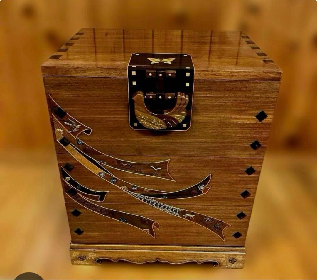 寄木箪笥　木象嵌　３段チェスト　サイドボード 整理箪笥　寄木細工　鍵付き