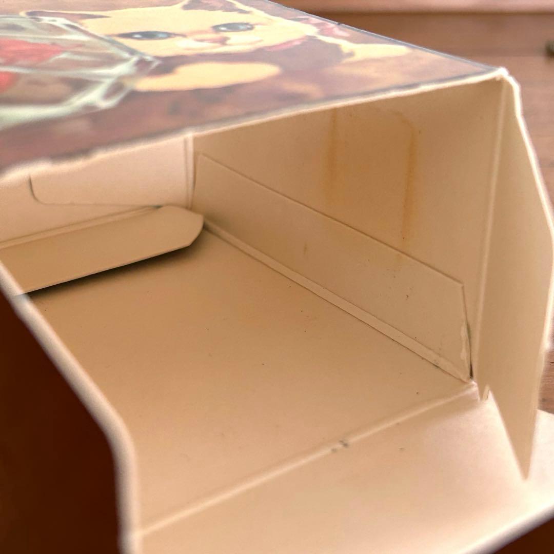 エイボン 金魚鉢をのぞく猫 香水瓶