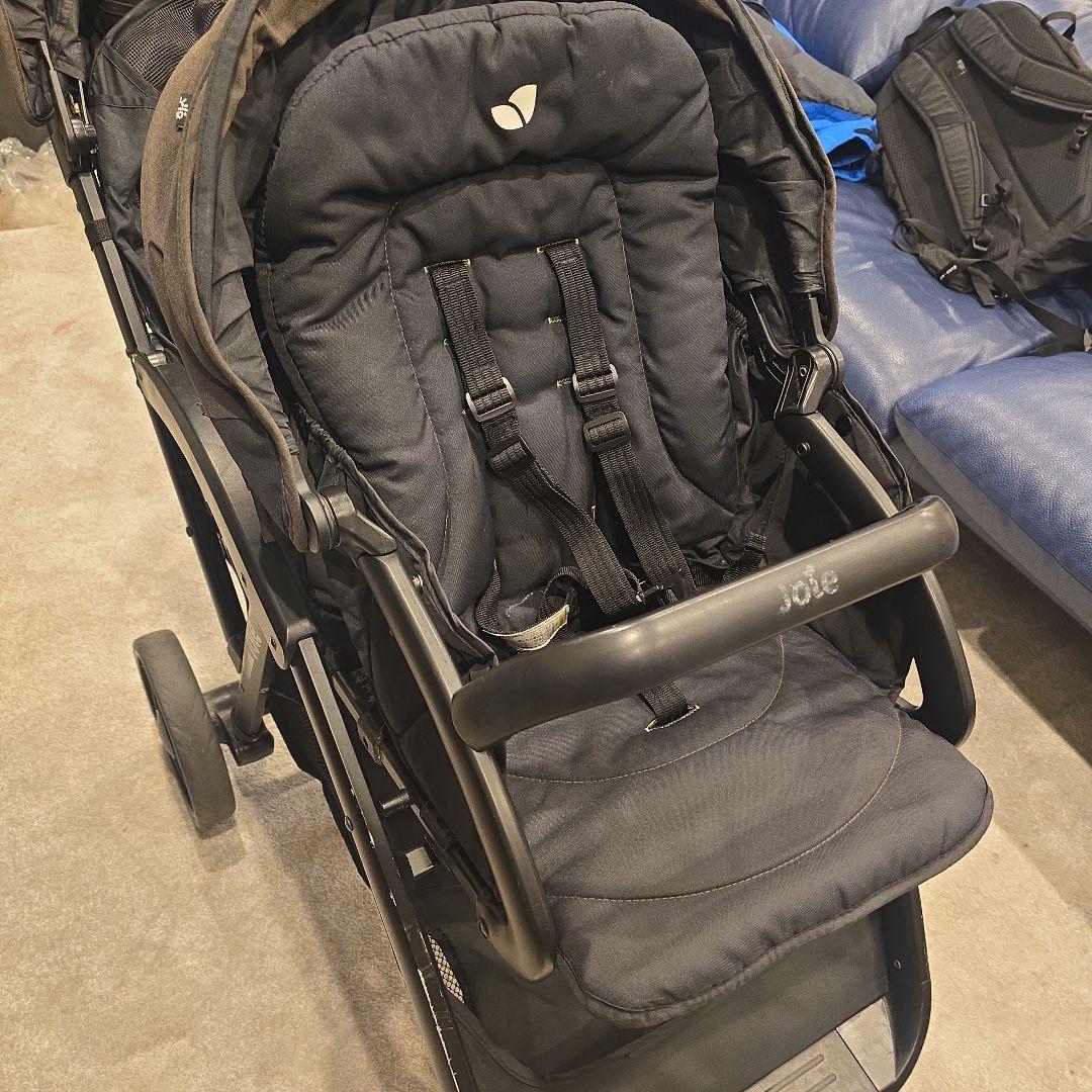 Joie（ジョイー）の2人乗りベビーカー