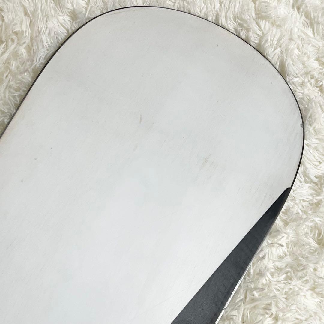 011 ZERO ONE ONE Artistic 156cm スノーボード