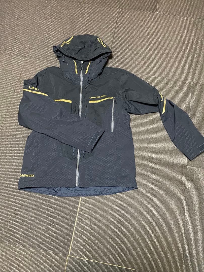 シマノ　リミテッドプロ　RT-111V ゴアテックスプロテクティブスーツ