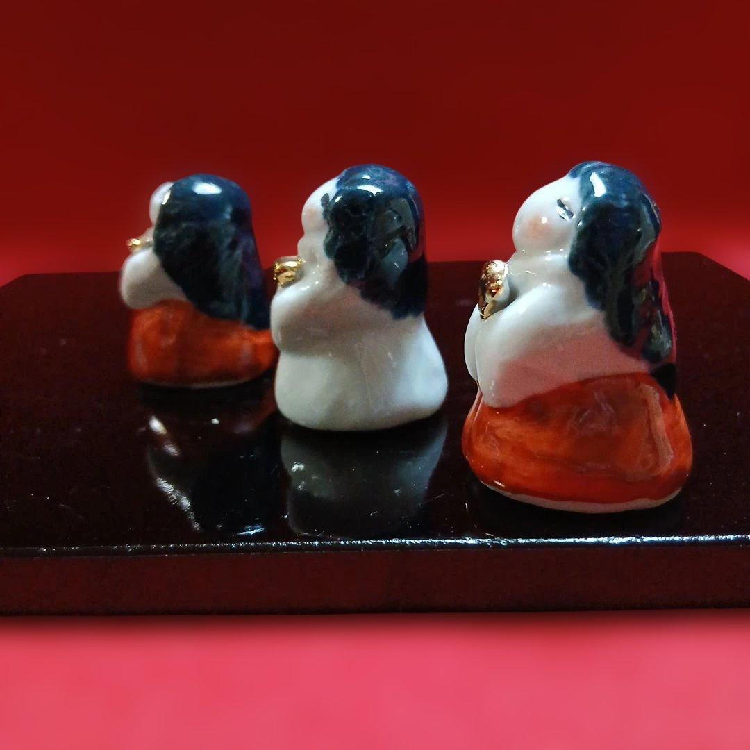 ひな人形(陶器　男雛/女雛/三人官女/左近の桜/　右近の橘/大小台座)