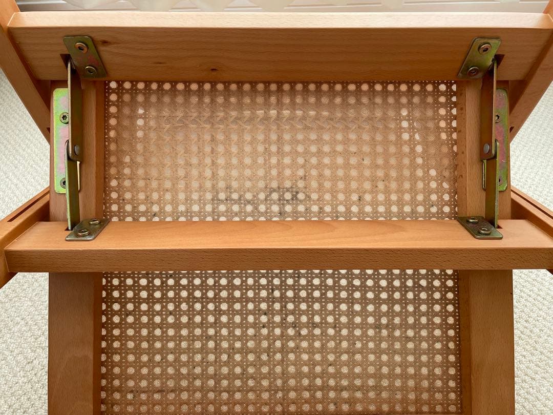 折り畳みラタンチェア