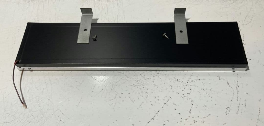 ワンマンアンドン灯826カーテンレール挟み込み取り付け仕様