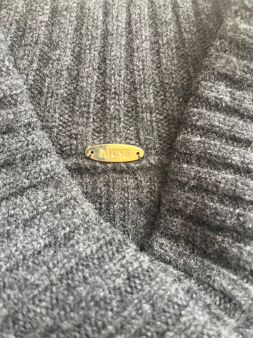 OLBIAアゼVネック プルオーバー