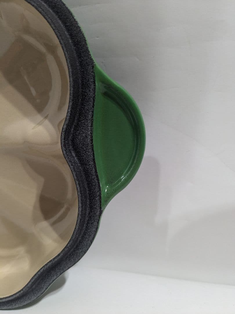 レア品未使用　ル・クルーゼ　ココット　トレフル　クローバー　20cm　エメラルド