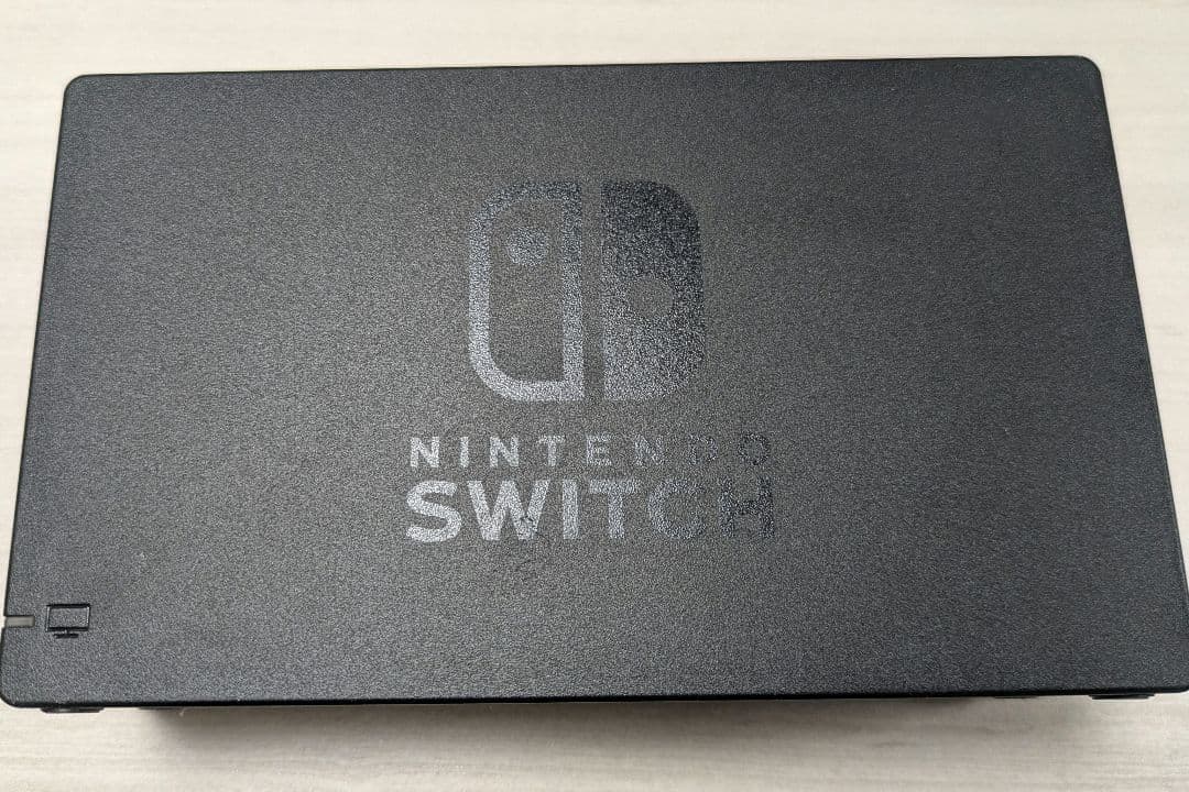 Nintendo switch本体、ガラスフィルム・ケース付き