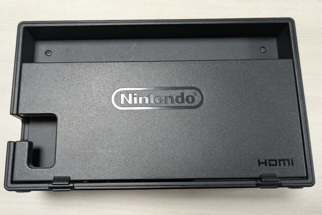 Nintendo switch本体、ガラスフィルム・ケース付き