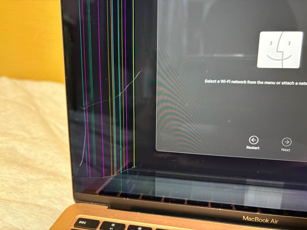 MacBookAirM1 2020画面割れ起動OK操作可8GB/256GB