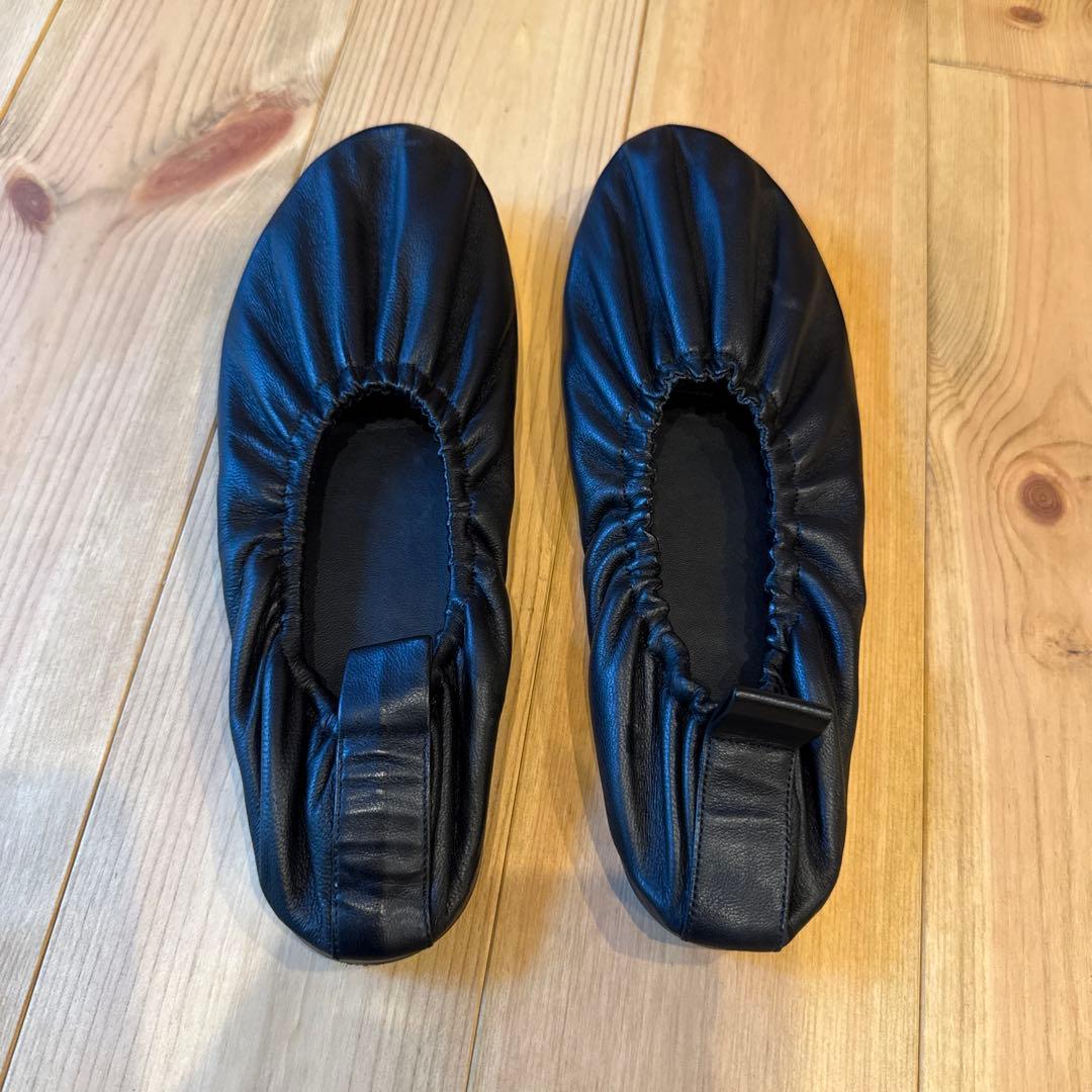 m*y様 THE ROW ブラックバレエシューズ