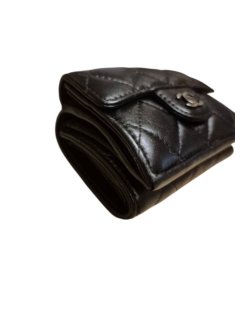 CHANEL　シャネル　マトラッセ　シルバー金具　三つ折り財布