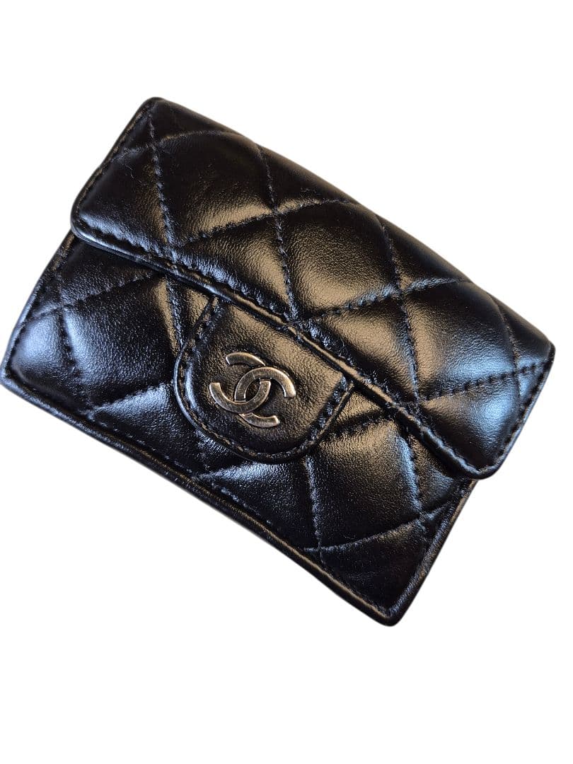 CHANEL　シャネル　マトラッセ　シルバー金具　三つ折り財布