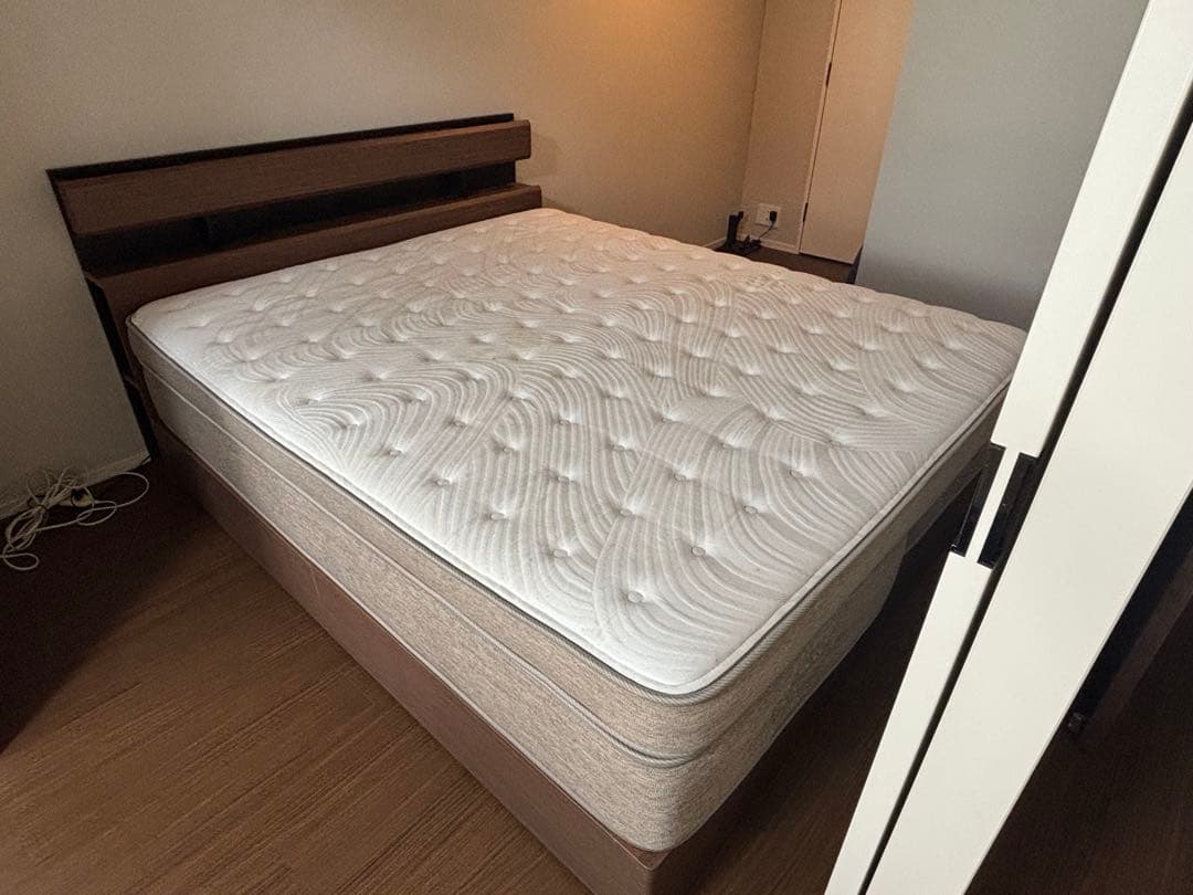 ニトリ ベッドフレーム＆マットレス クイーンサイズ N-sleepラグジュアリー