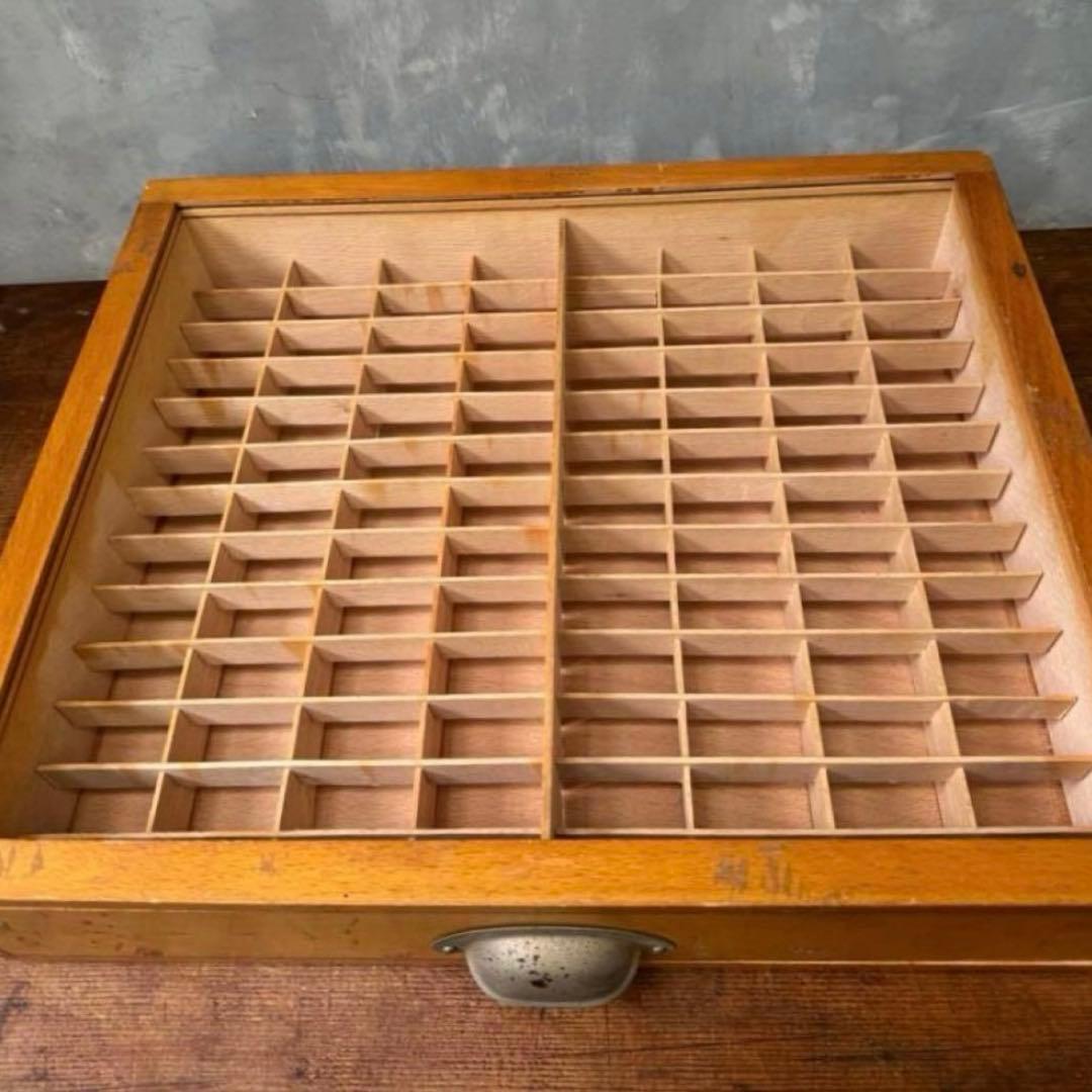 ★お値引き中★ アンティークイニシャルテープの木箱、小分け引き出し、店舗什器