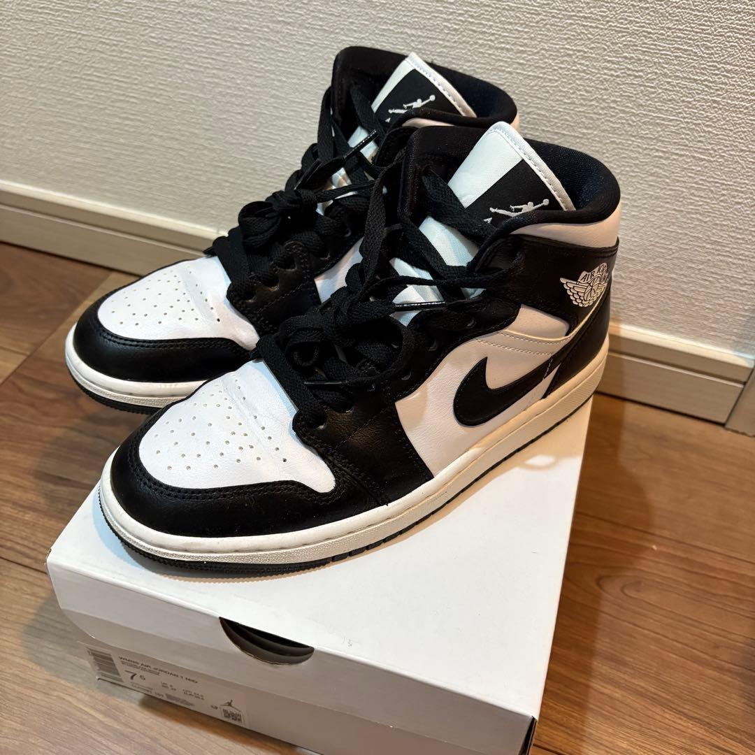 WMNS Nike Air Jordan 1 MID 白黒 パンダ スニーカー
