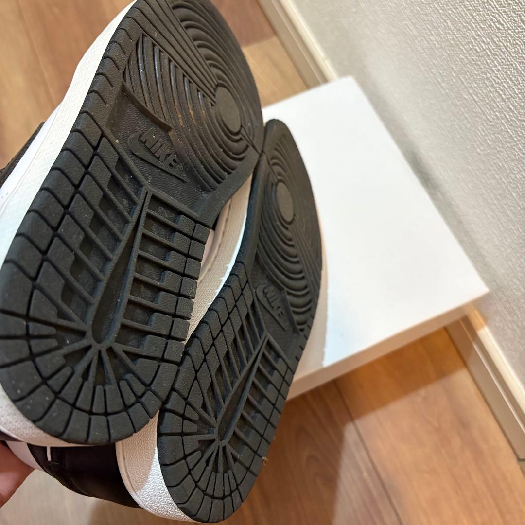 WMNS Nike Air Jordan 1 MID 白黒 パンダ スニーカー