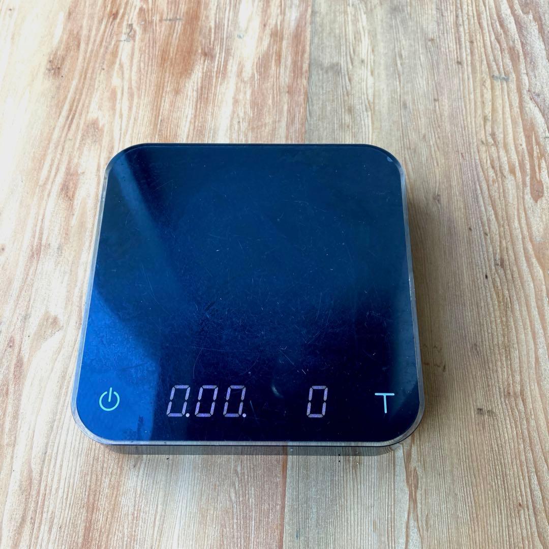 アカイスケール