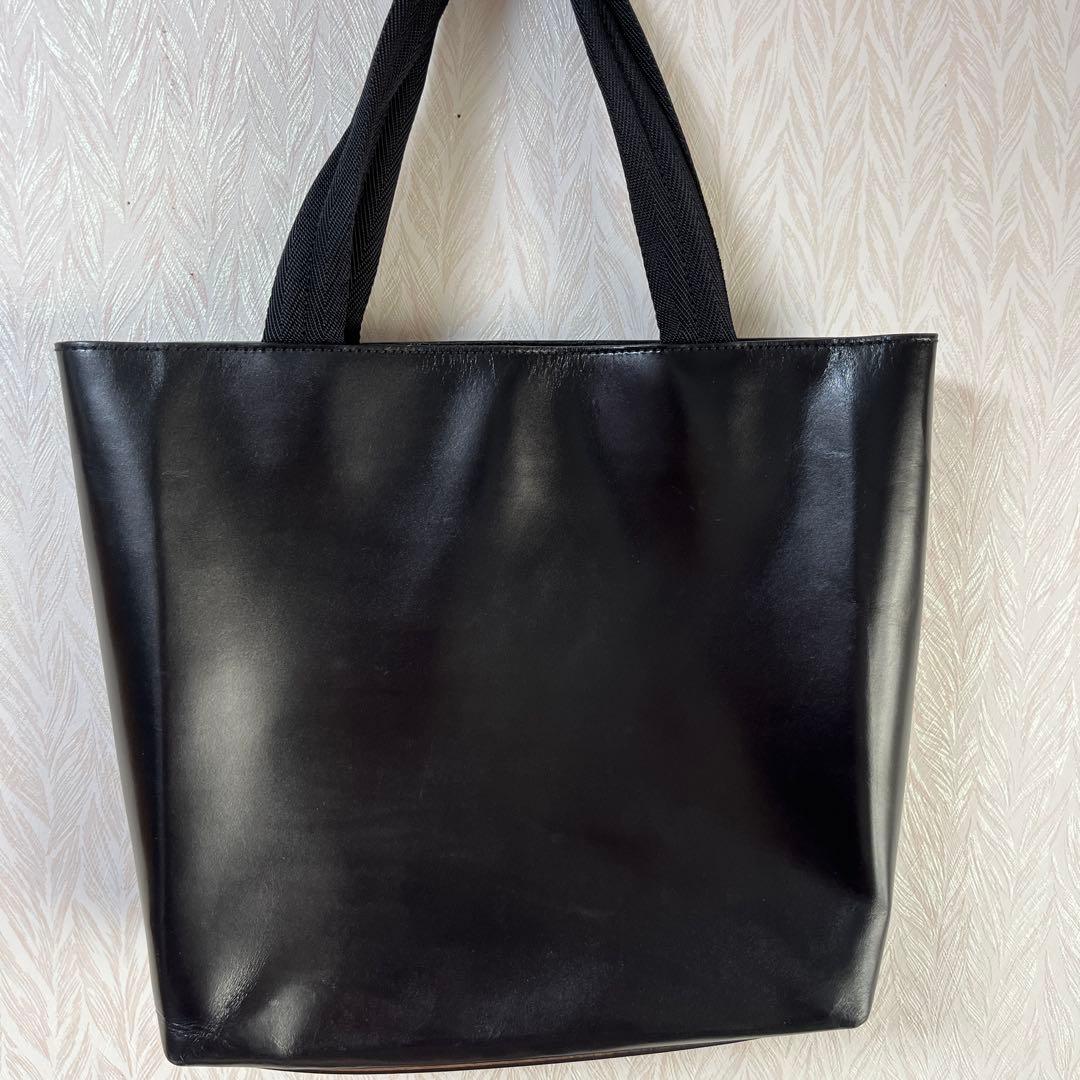 プラダレザートートバック