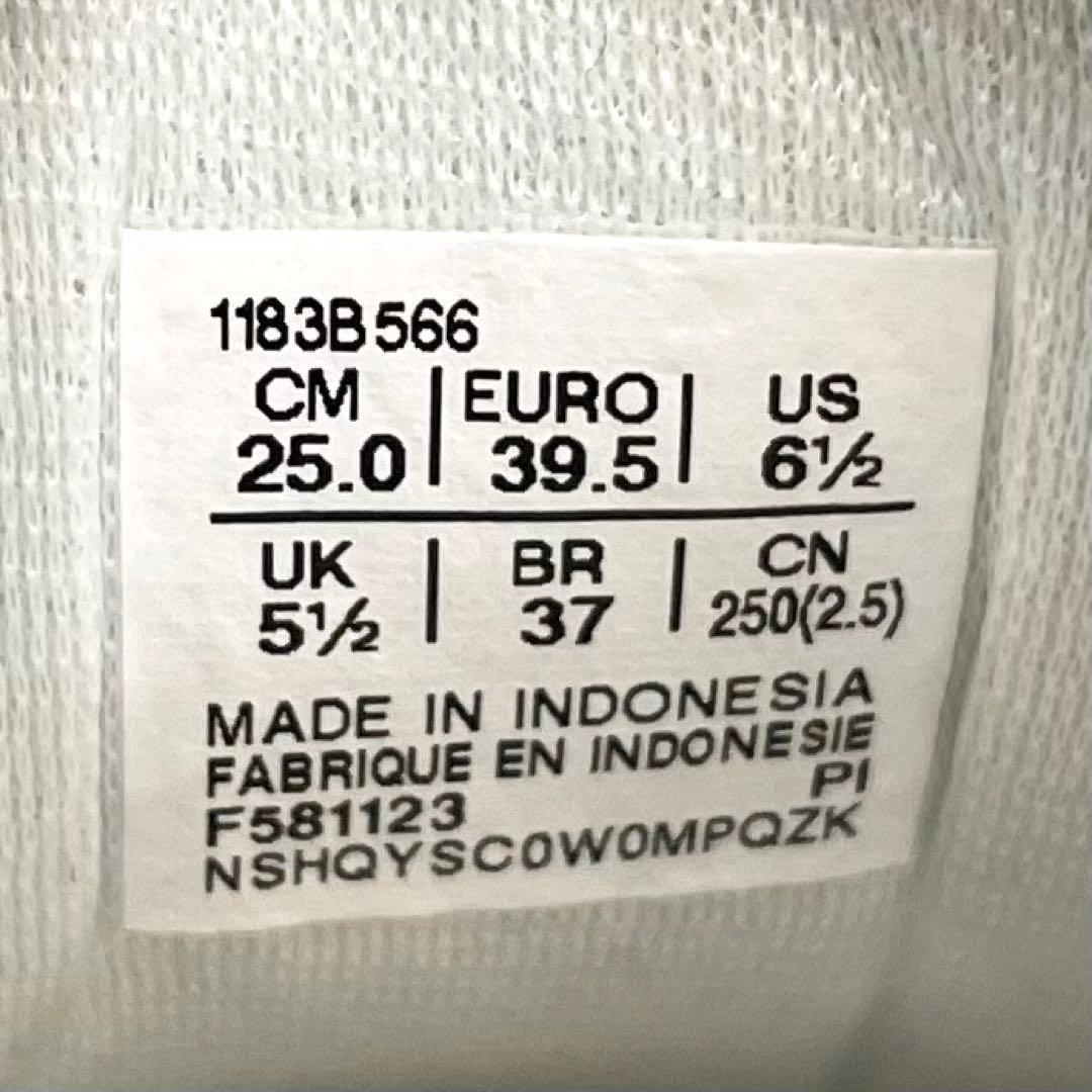 《未使用級》オニツカタイガー メキシコ66 スニーカー 銀 25.0cm 箱あり