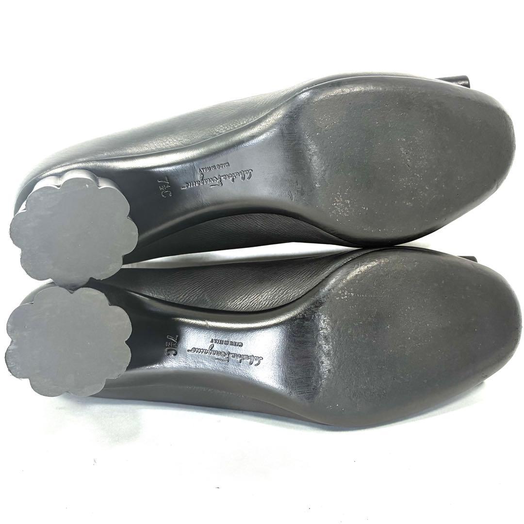 【極美品級】Ferragamoフェラガモ CAPUA55 パンプス 7C 黒