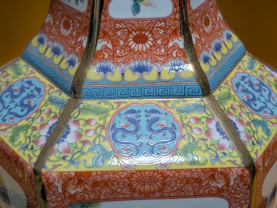 飾り壺　インテリア　六角形 十二干支　花瓶　美術工芸品