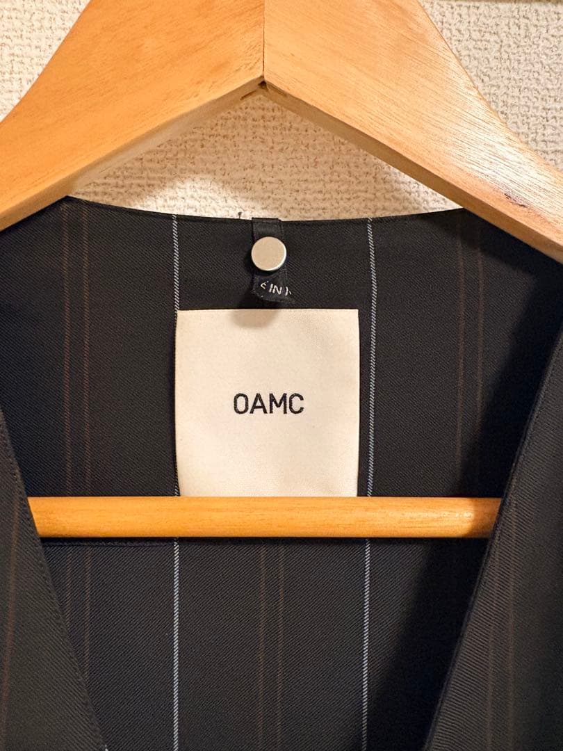 OAMC ブラックストライプシャツ