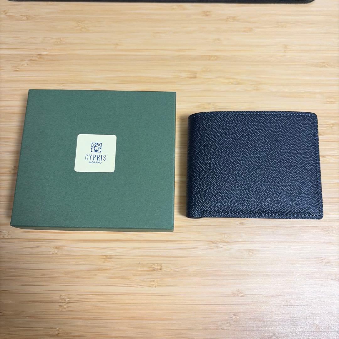 【新品・45%OFF】CYPRIS レザー二つ折り財布 ネイビー ペルラネラ