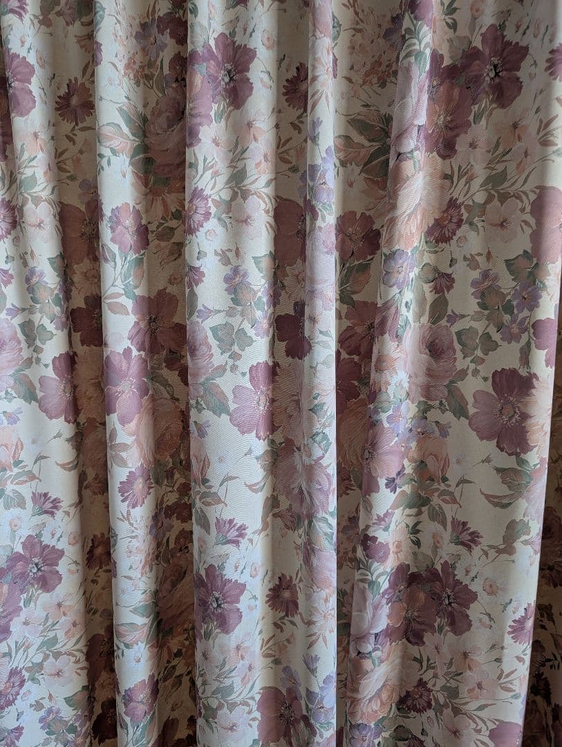 花柄　遮光カーテンとレースカーテンセット