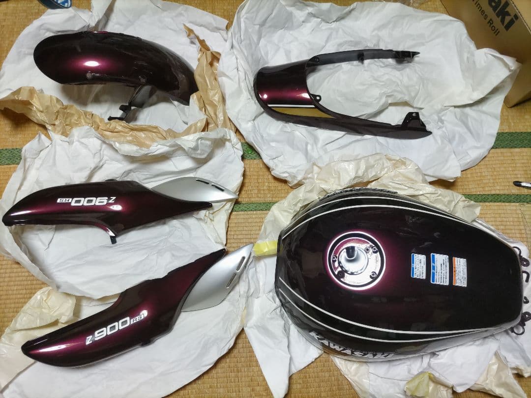 KAWASAKI Z900RS 純正品　タンク　カウル　フェンダー