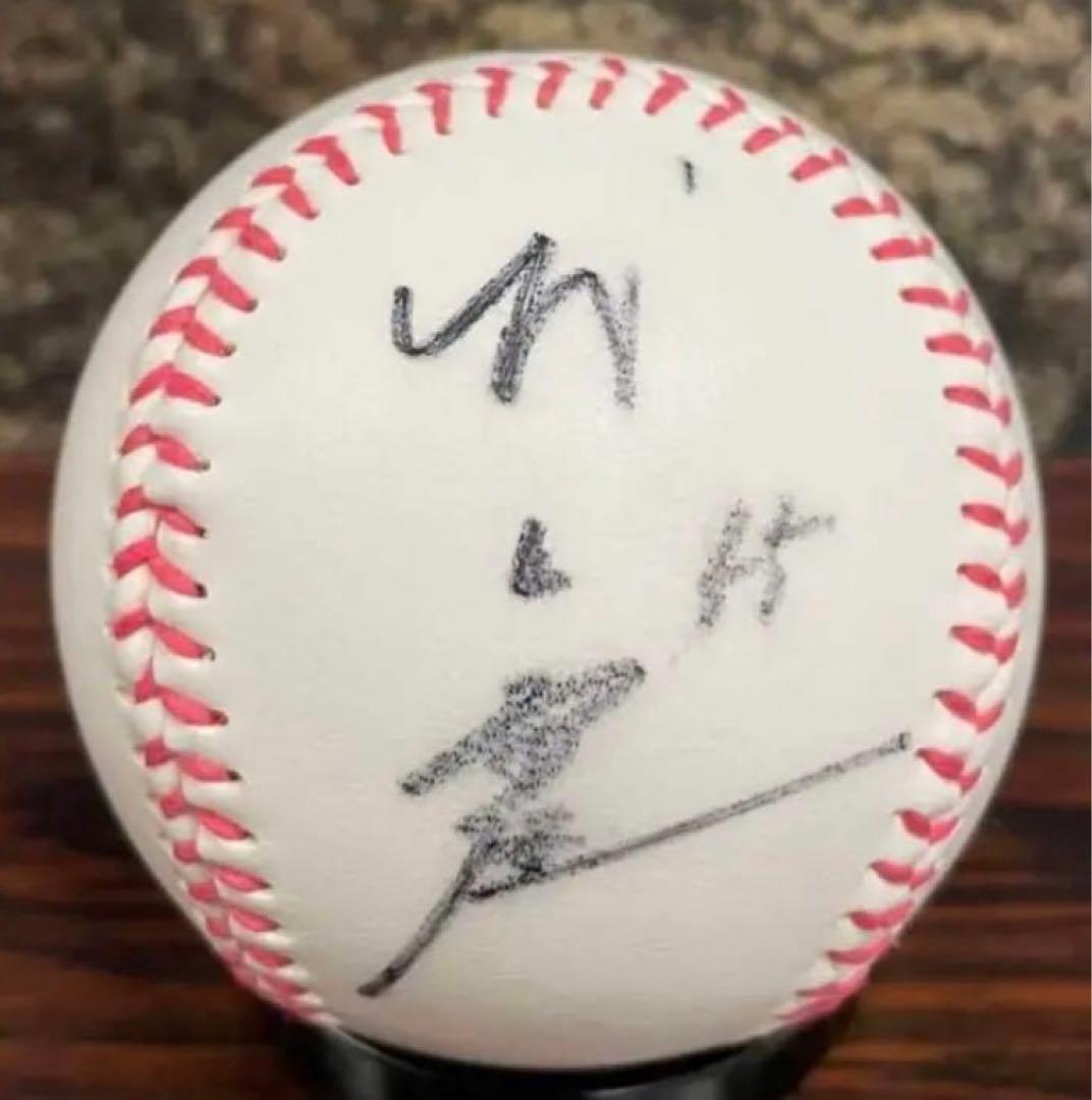 村上宗隆選手　ヤクルトスワローズ　直筆サインボール スタンド投げ入れ