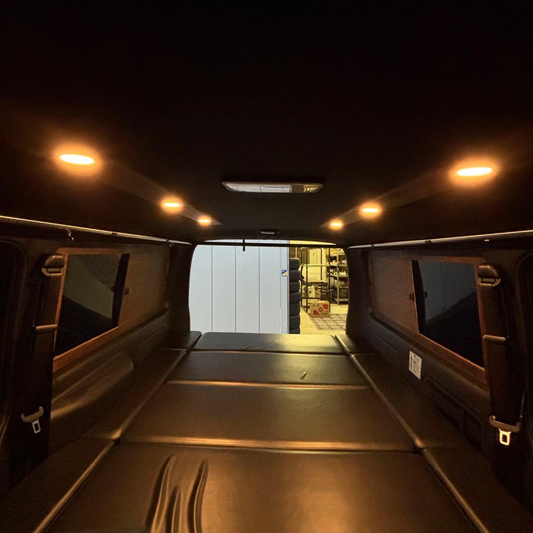 ハイエース 窓埋めパネル 開閉式 左右セット 木目 断熱シート ケージ