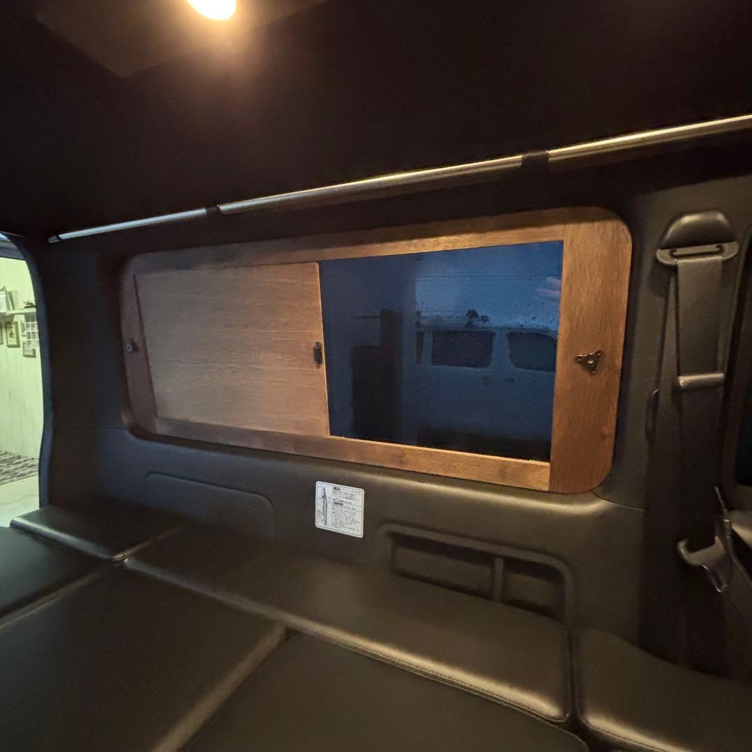 ハイエース 窓埋めパネル 開閉式 左右セット 木目 断熱シート ケージ