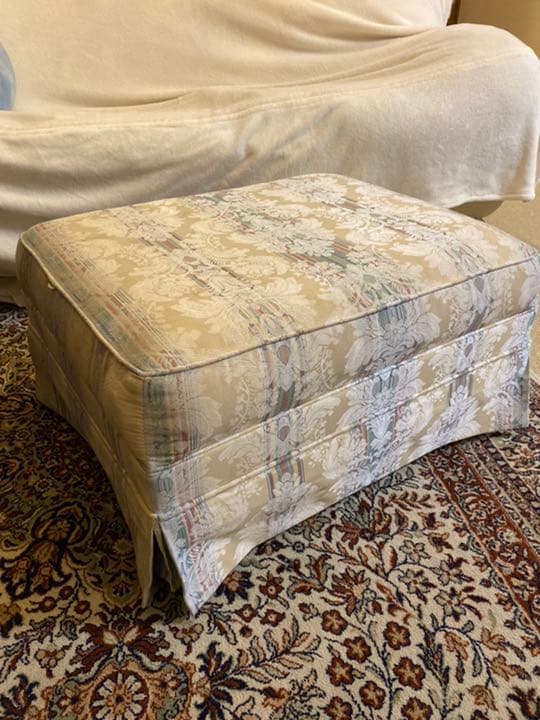 トーマスビル　オットマン　大塚家具