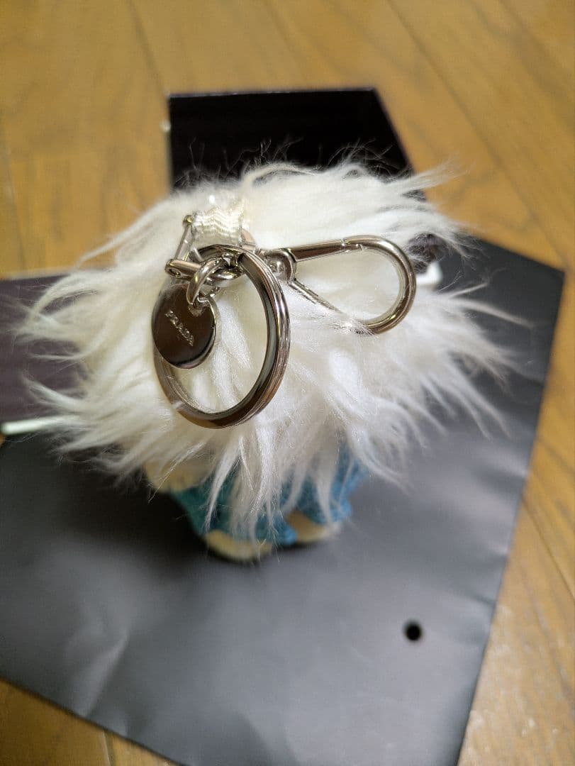 PRADA 　ベアーファーキーチャーム　レザーブルードレス