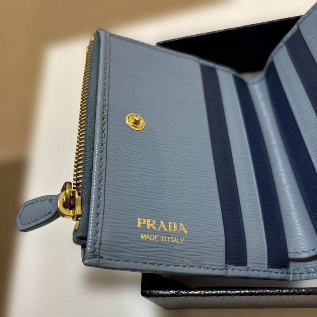 【専用】PRADA 二つ折り財布 ライトブルー