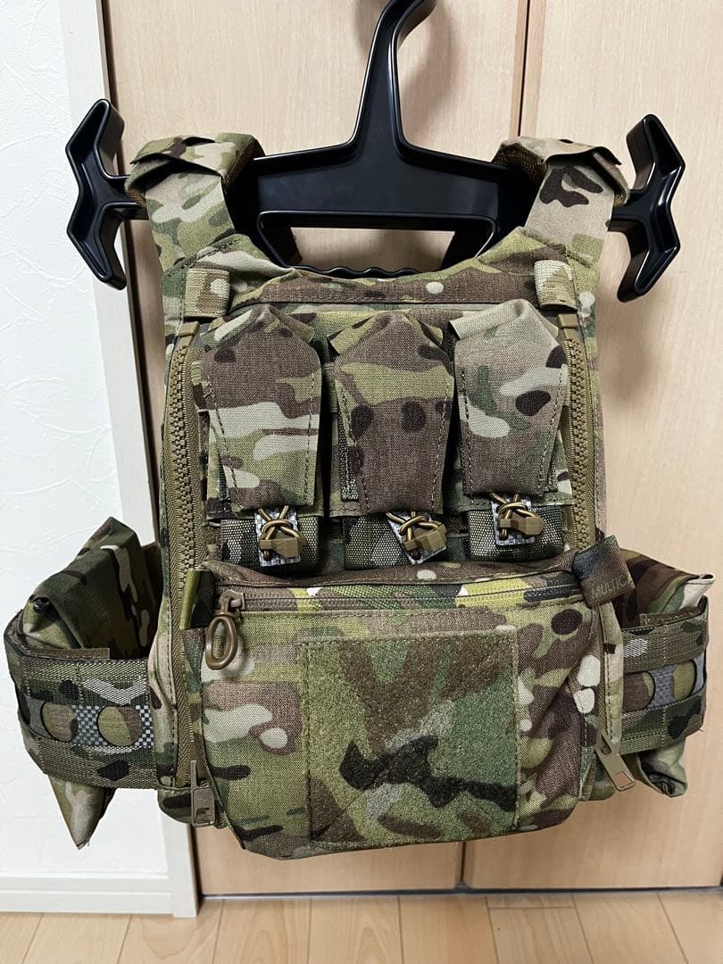 高品質レプ　新品　FCPC V5 プレキャリ　バックパネル　カンガルーポーチ