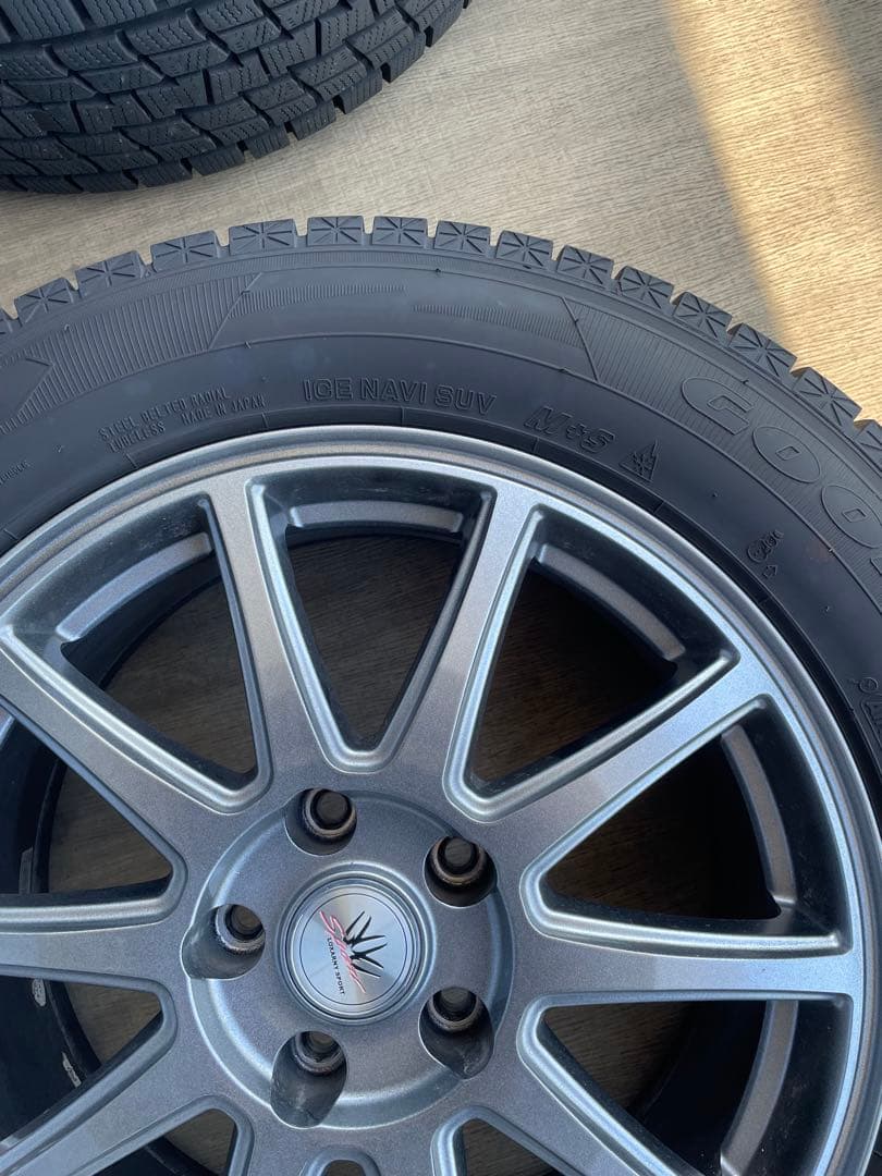 225/60R17スタッドレスタイヤホイール4本セット