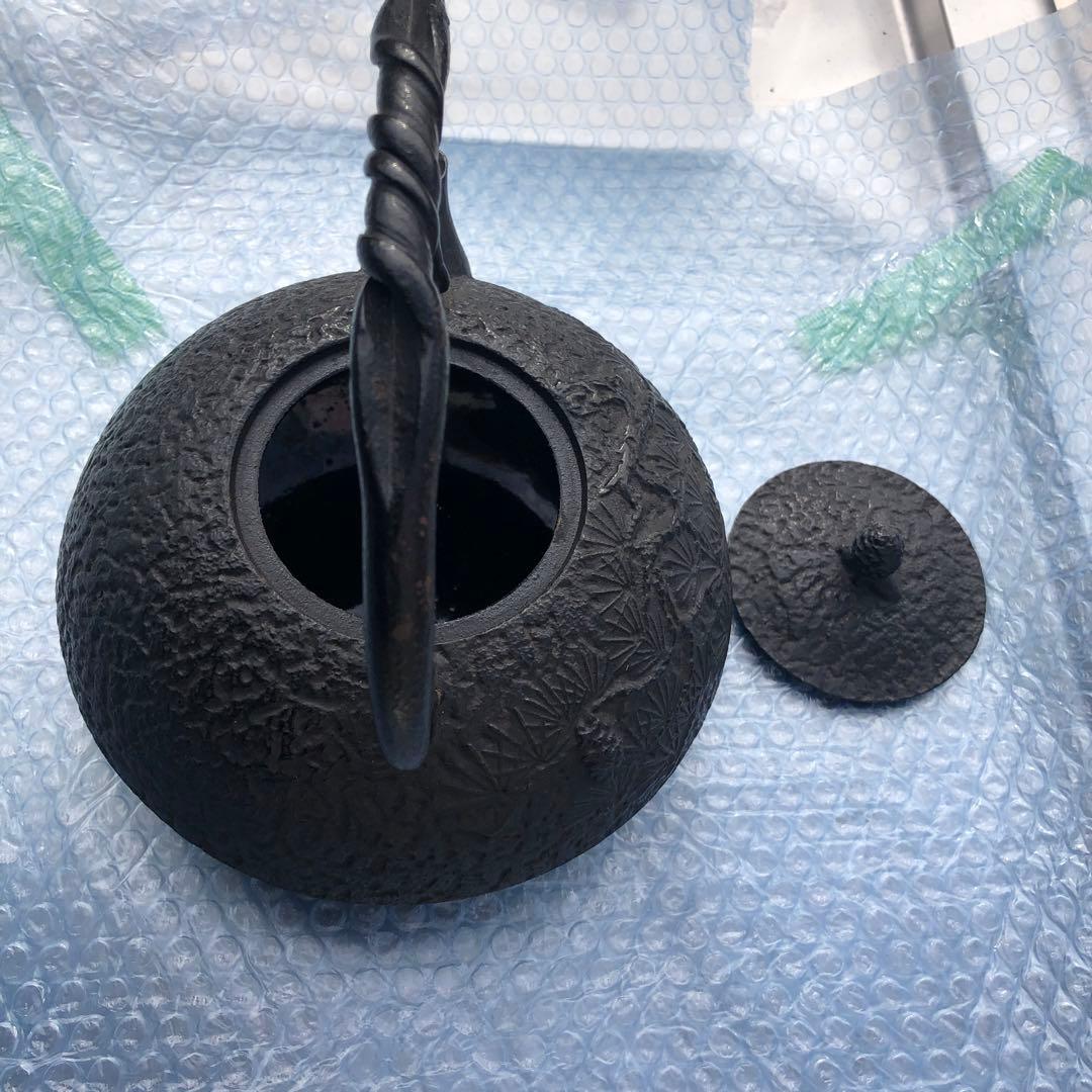 南部鉄瓶　金秀作　南部鉄器　満水容量1600ml 重さ1954g