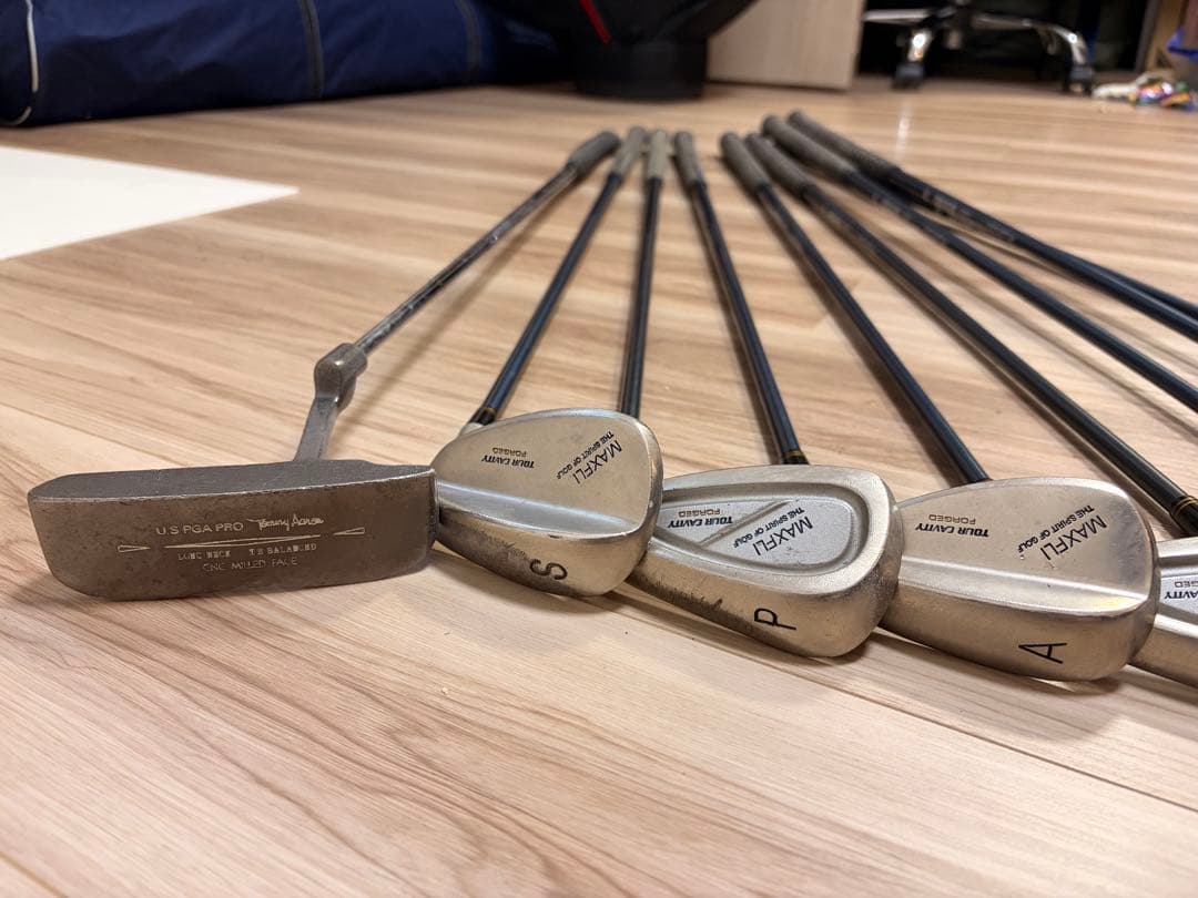 【初心者セット】アディダスキャディーバッグ　黒赤　おまけ多数