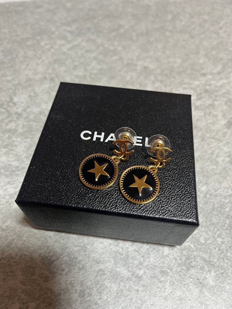 CHANEL スター　ココシャネル ピアスゴールド