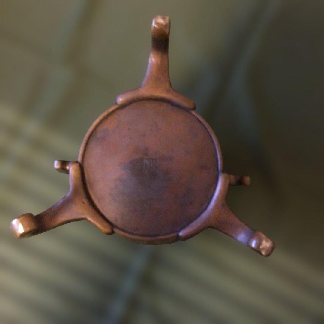 薄端　花器　印あり　三つ足　真鍮　蔵出し品　アンティーク　龍と富士